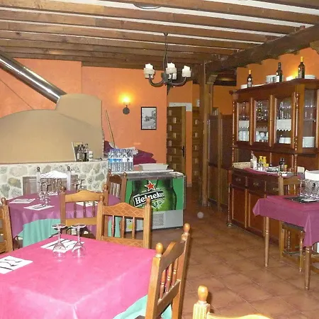 Apartamento Turísticos Y Corte Ampudia